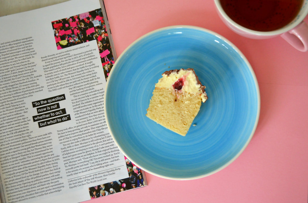 Marshmallow Buttercream Hi-Hat Teacake Cupcakes for Halloween - The Cardiff Cwtch