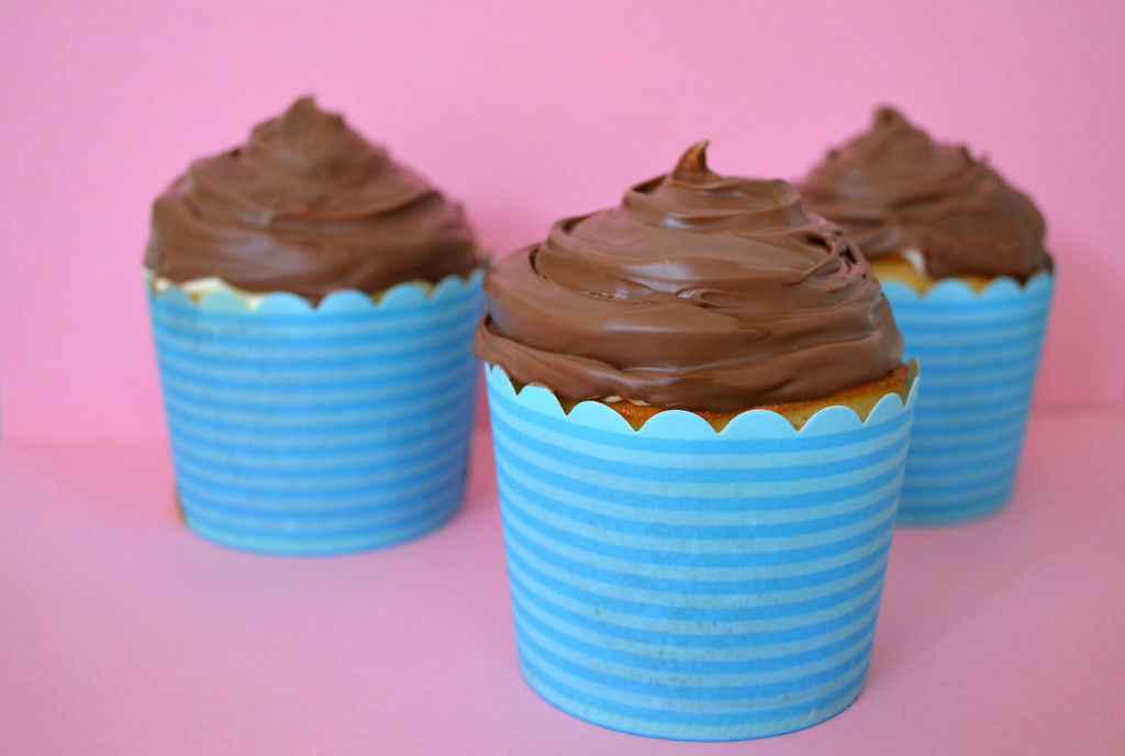 Marshmallow Hi-Hat Teacake Cupcakes for Halloween - The Cardiff Cwtch