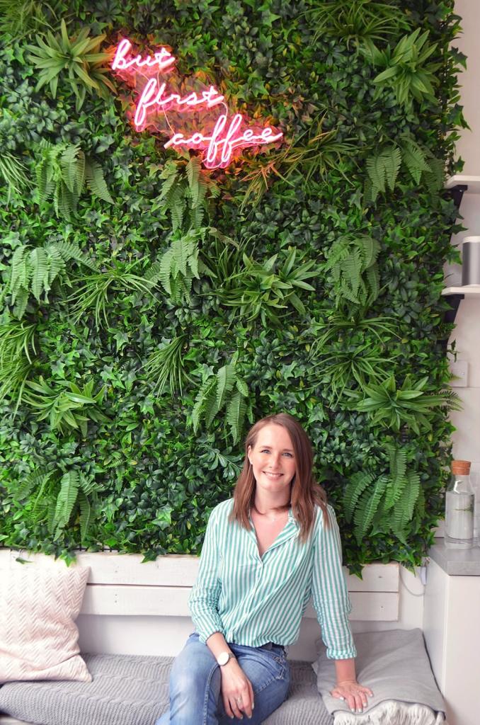 cardiff bloggers the cardiff cwtch nia